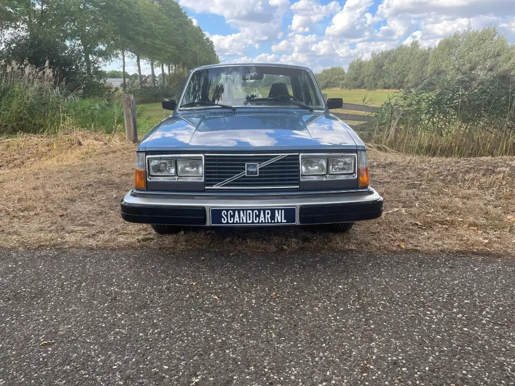 Volvo-244-2-1-GLE-automaat-2 (1).webp