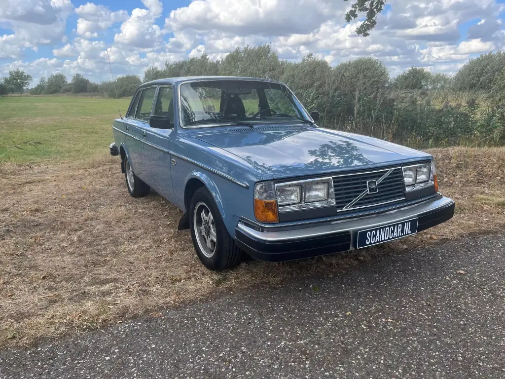 Volvo-244-2-1-GLE-automaat-1.webp