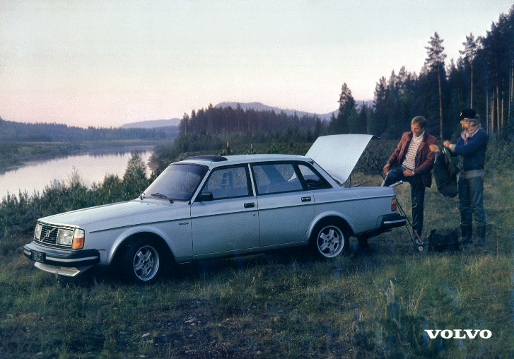 Poster 240 GLT rijdend op platteland met jager reproductie