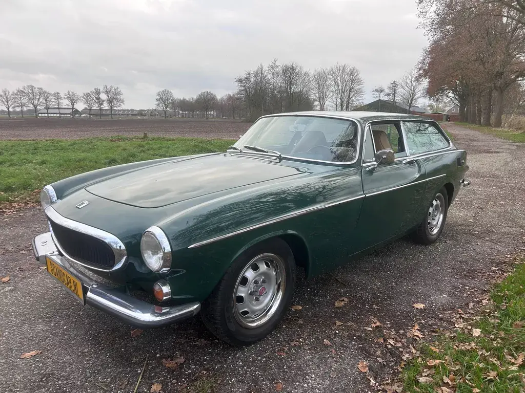 Volvo-P-1800-ES-2 (1).webp