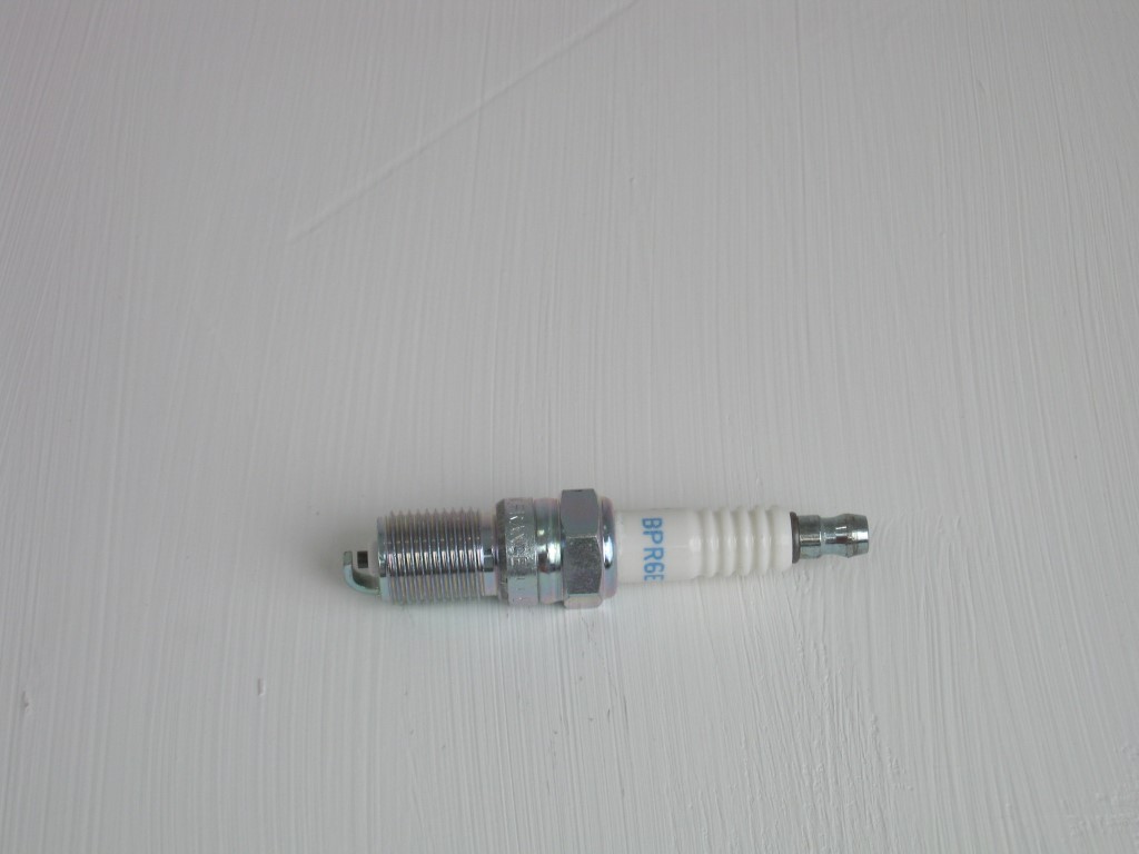 Volvo Spark plug 260+760+780+960 B27A+28 A+E+F B280E+F Volvo part no 1269915