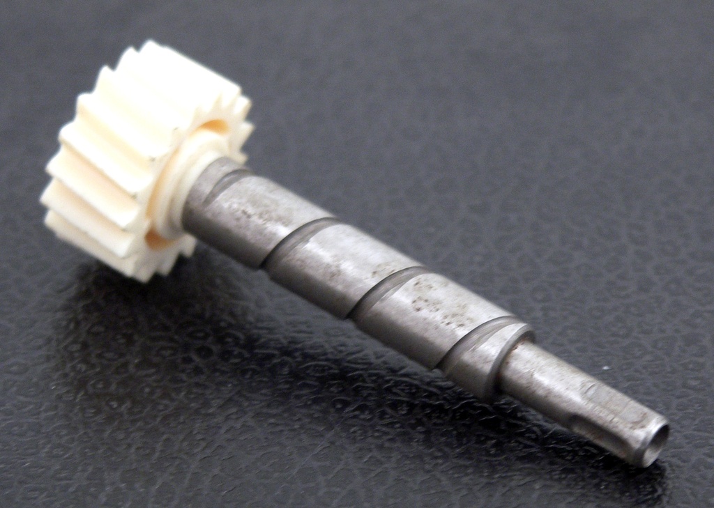 Volvo Speedometer gear 17 teeth 240 M47 + automatic with shaft 3.31 Volvo part no 380978