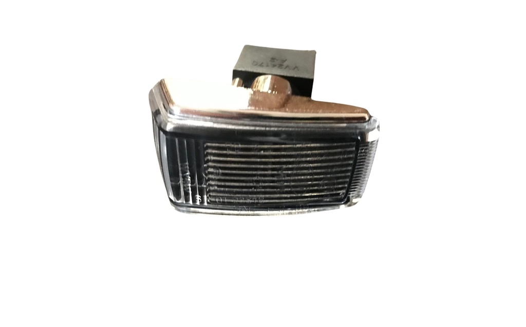 Volvo Side lighting indicator front screen white 240+260+740+760+940+960+90+V90+S90+V70 white/black 240 740 V40 S70 V70 940 760 850 C70 960 S40 260 V90 S90 780 Volvo part no 9178885