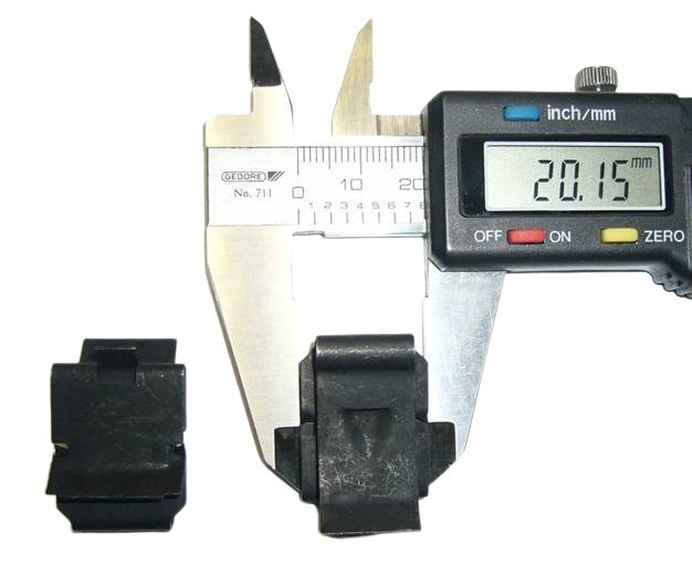 [1304203] Klem bumper 240+260 voor plastic kap niet meer leverbaar