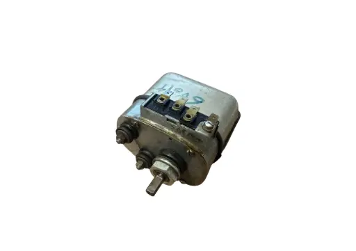 [661238R] Ruitewisser motor PV444+PV544+Duett 210 P445 6 volt RUIL (gereviseerd)