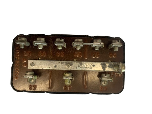 [233527] Volvo Relay light and horn Amazon B16-ch 20999 NOS 9330240009 Volvo part no 233527