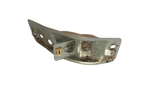 [681157] Volvo Turn Signal Reflector 140 Right USED Volvo part no 681157